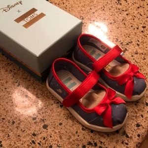 TOMS Snow White Mary Jane toddler shoes NIB
